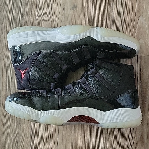 Nike Air Jordan 11 Retro 72-10 - Picture 6 of 13